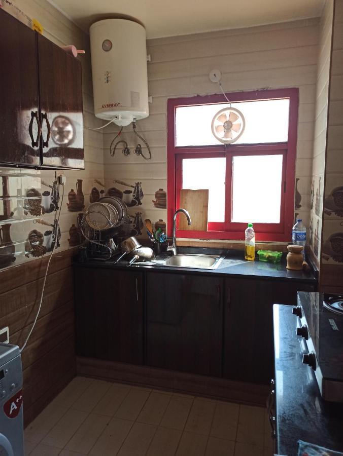 Apartmán Moon Backpackers , Al Rigga , Partition For Couples And For Singles Dubaj Exteriér fotografie