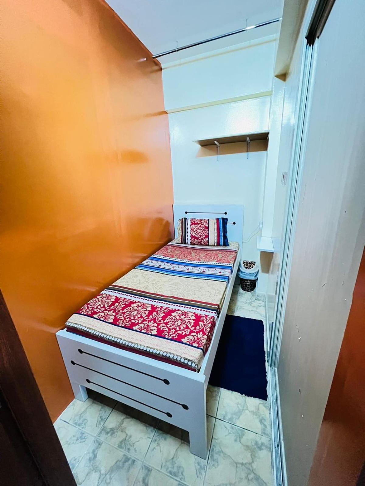 Apartmán Moon Backpackers , Al Rigga , Partition For Couples And For Singles Dubaj Exteriér fotografie