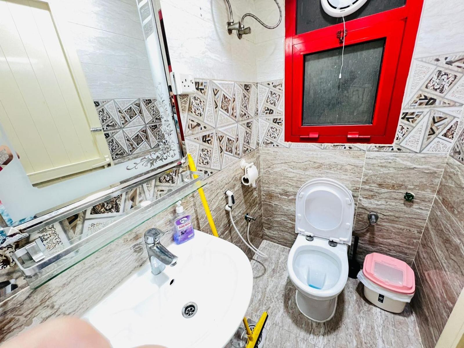 Apartmán Moon Backpackers , Al Rigga , Partition For Couples And For Singles Dubaj Exteriér fotografie