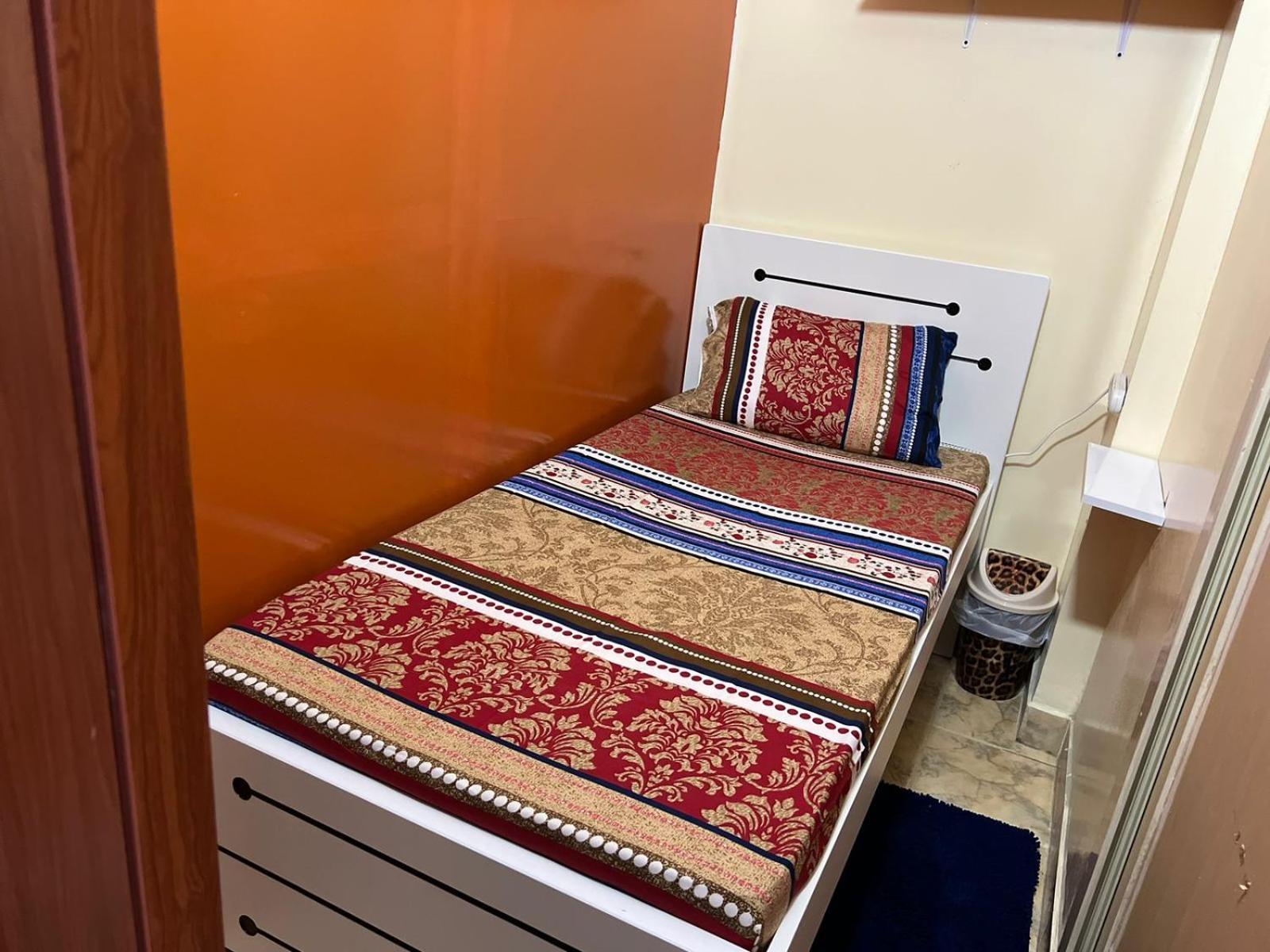 Apartmán Moon Backpackers , Al Rigga , Partition For Couples And For Singles Dubaj Exteriér fotografie